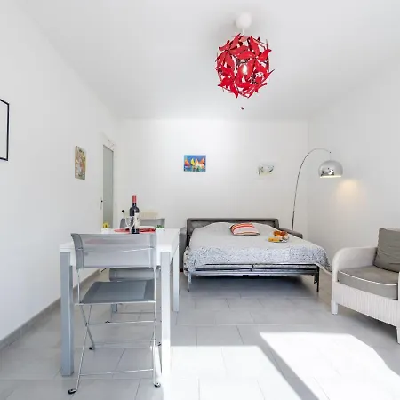 Appartamento Joanis-1 By Interhome *