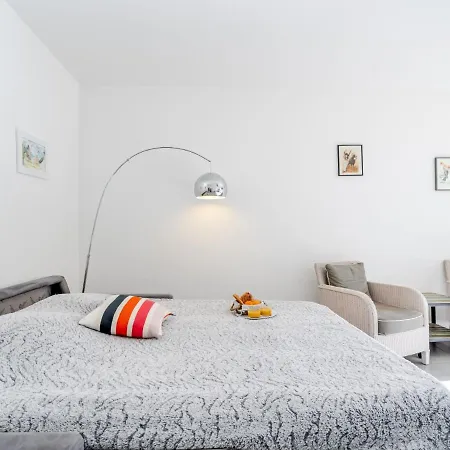 Apartament Joanis-1 By Interhome