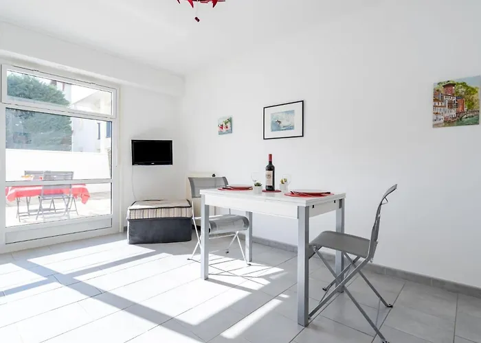 Apartamento Joanis-1 By Interhome